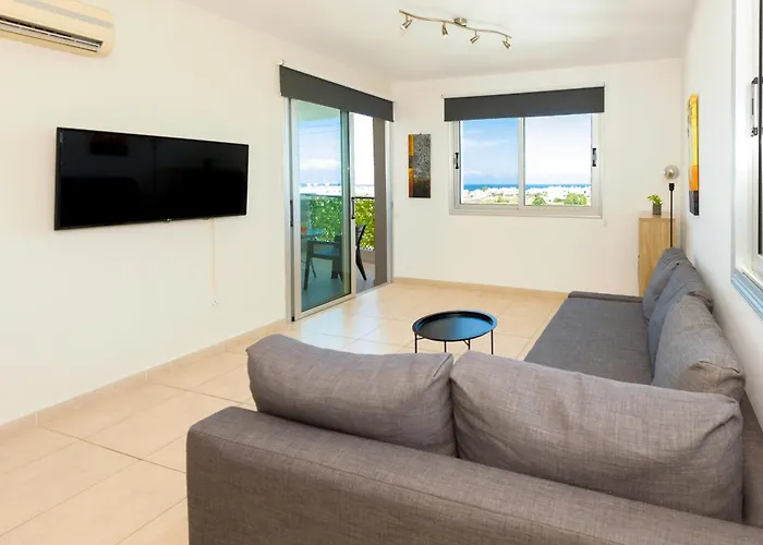 Sea View Apt*spacious Balcony*200m To The * 파라림니